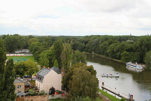 Blick von der Schloss Terrasse auf die Saale