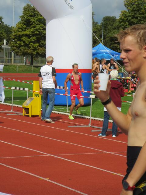 Kai B. ist im Ziel, das sollte der 12. Platz sein.