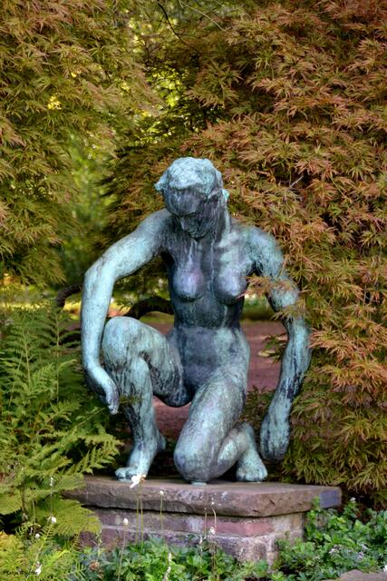 100 Jahre Stadtpark Hannover: "Knieende" von Georg Kolbe im Großen Staudengarten (Foto: Katja Woidtke)