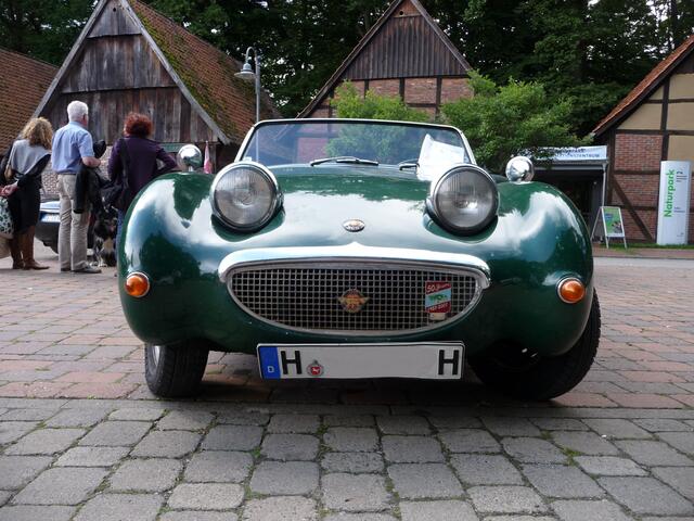 Ein Austin Heralay Sprite Mk 1.  Wie die Optik verrät, auch unter dem (Spitz-)Namen "Frogeye" (Froschauge) ein Begriff.