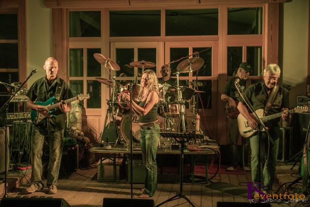 Benefizkonzert 2014 für Kinder in Sri Lanka: Die Augsburger Free Electric Band rockte ohne Gage für die gute Sache
