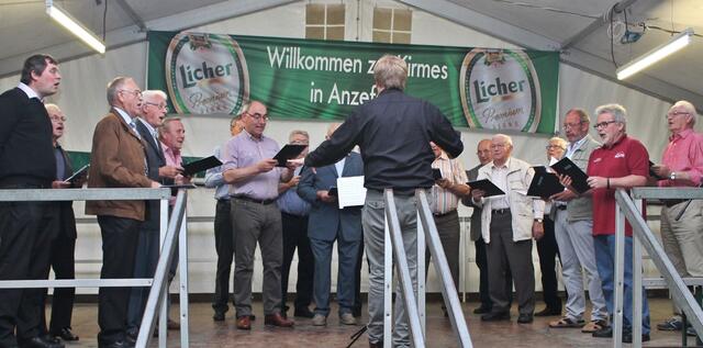 Der Männerchor Bürgeln sang unter der Leitung von Jens Amend.