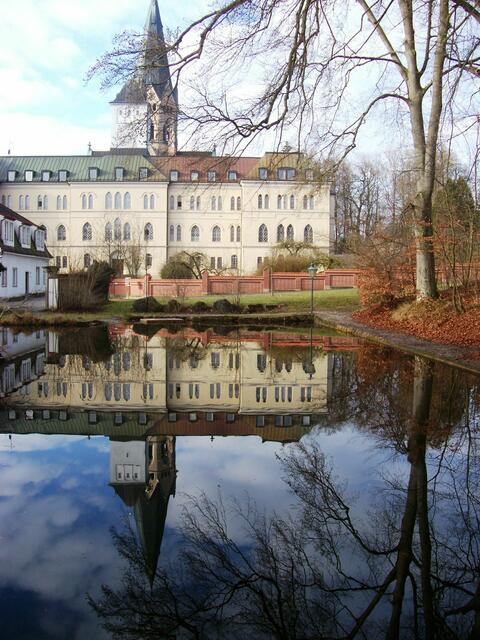 Spiegelung im Herbst