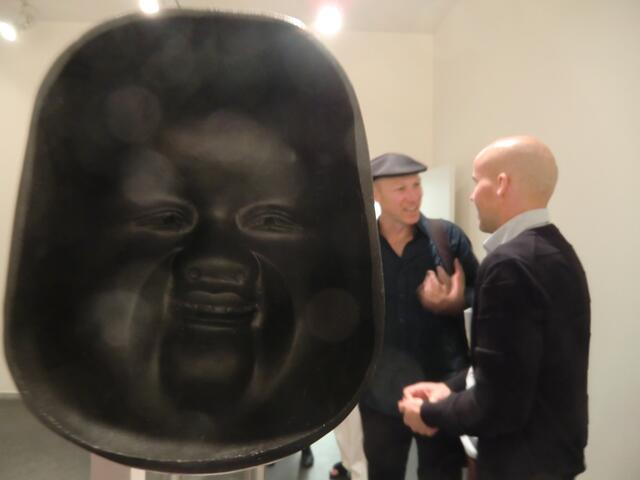 Der wohlgenährte Gesichtsabdruck einer Kyogen-(Spassmacher- ) Maske (oKame) aus Japan