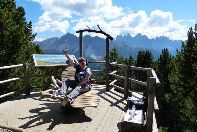 Aussichtsplatz mit drehbarer Sitzgelegenheit, damit man ringsum, also 360° genießen kann
