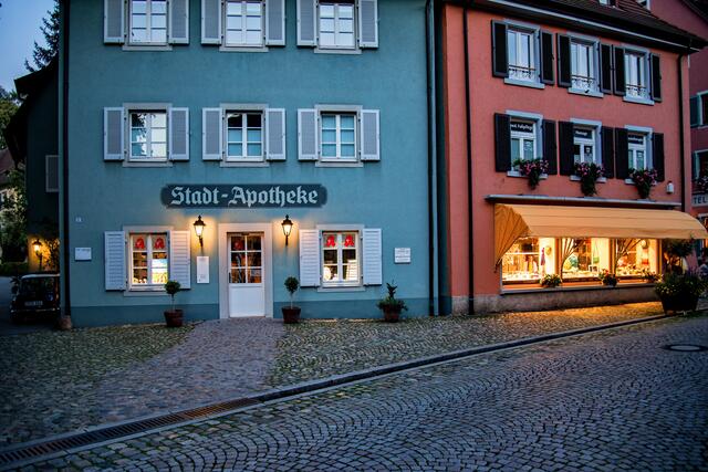 Blaue Stunde in Staufen, eine gute Zeit um noch ohne Stativ zu fotografieren