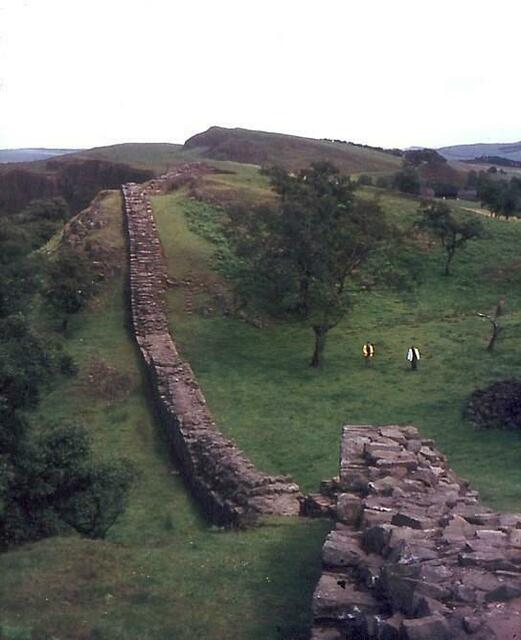Hadrian's Wall: von den Römern erbaut gegen die wilden Picten im Norden.