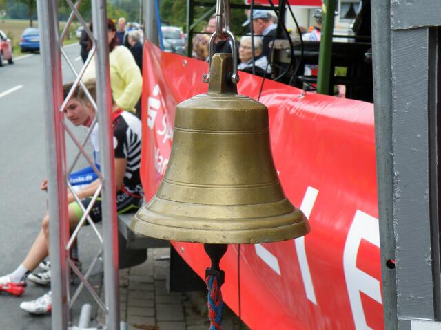70. Die Glocke zur letzten Runde.