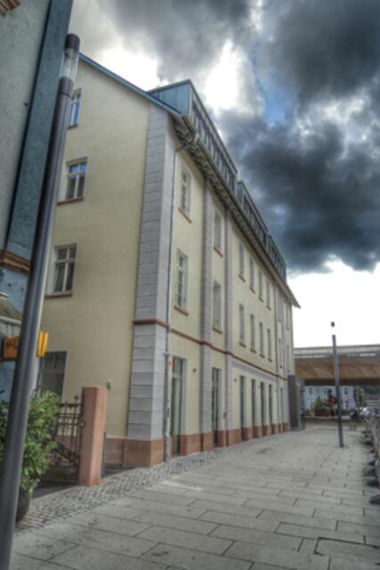 Am Ende des Rundganges um den neuen Bahnhofsvorplatz endet bei der neuen Fachhochschule. | Foto: KDH / SDS Marburg