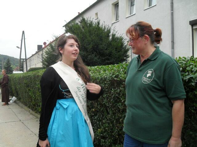 sie ist im Gespräch