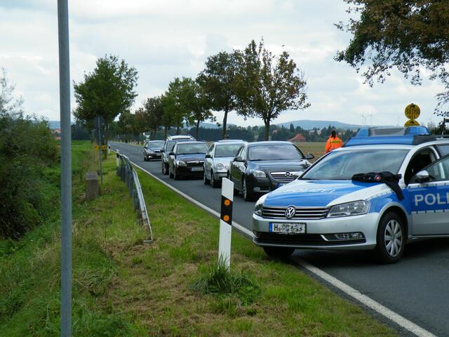 38. Aus Sicherheitsgründen - kurzfristige Straßensperrung auf der Klosterstraße (K208).
