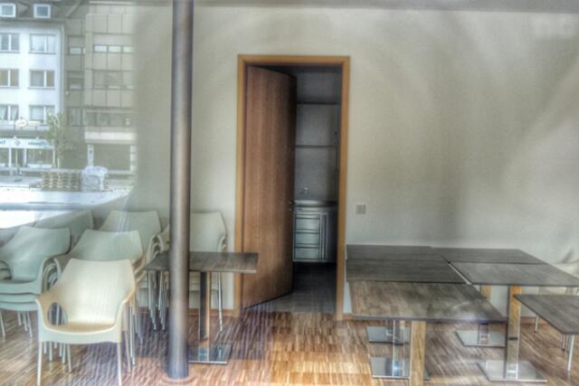 ... Blick durch das Fenster (5) | Foto: KDH / SDS Marburg