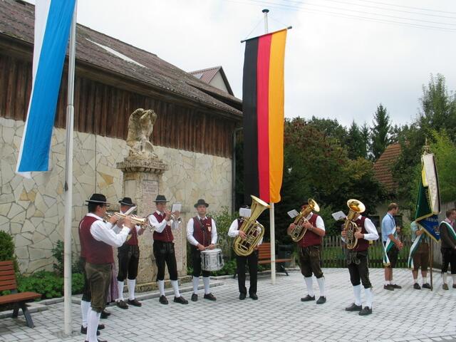 Die Musikkapelle Westendorf umrahmte musikalisch den Festakt in Kühlenthal.