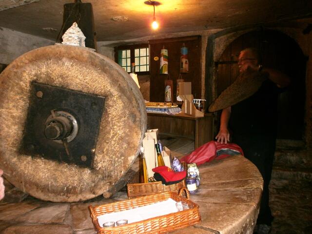 auf unserem Weg zu der ca. 300 Jahre alten Olivenölmühle um Schnaps zu probieren.