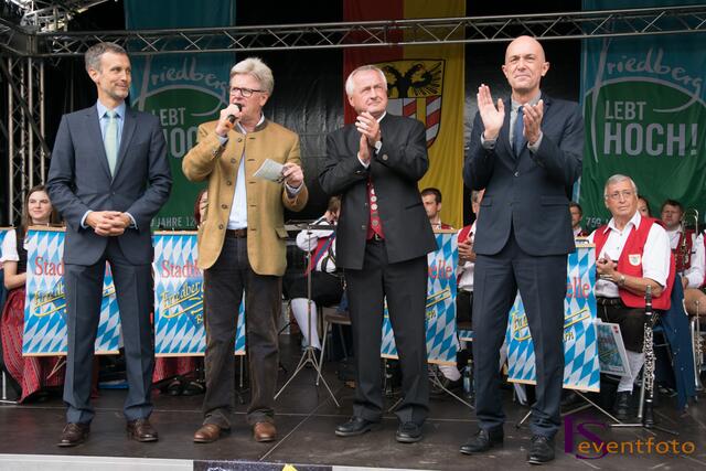 Schwabentag 2014 in Friedberg - Schwabentag 2014 in Friedberg - v.l.: Friedbergs Bürgermeister Roland Eichmann, Moderator Gerd Horseling, Bezirkstagspräsident Jürgen Reichert und Landrat Dr. Klaus Metzger