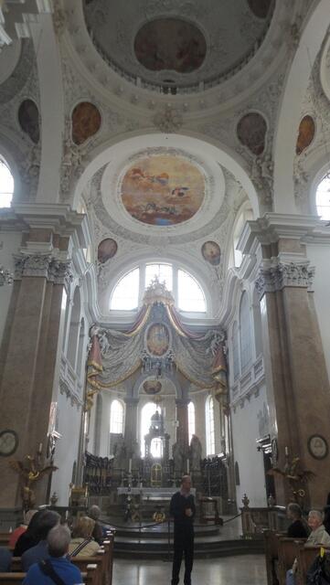 Altaransicht in der Stadtpfarrkirche St. Mang