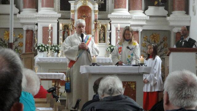 Diakonin Irmgard Blank und Diakon Thomas Schmidt beim Ökonomischen Gottesdienst