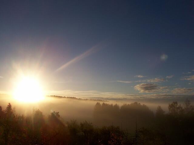 Sonnenaufgang im Herbst in Sankt Ottilien