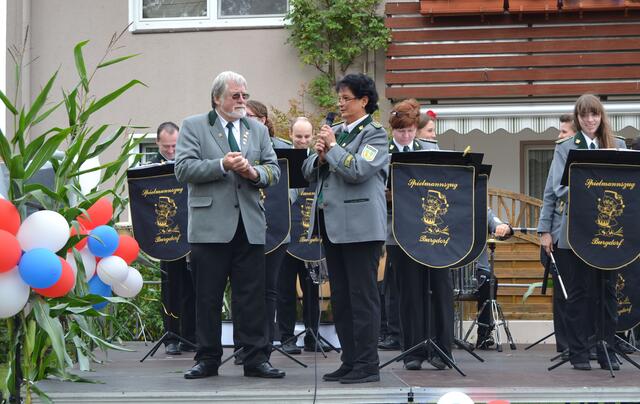 Als erster Musikzug spielte der Spielmannszug aus Burgdorf