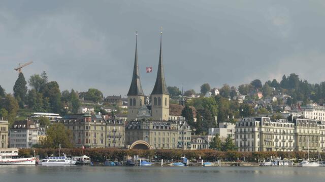 Die Stadtkirche und der Nationalquai