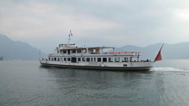 Ich gehe zufrieden zum Hotel, das Schiff fährt weiter.