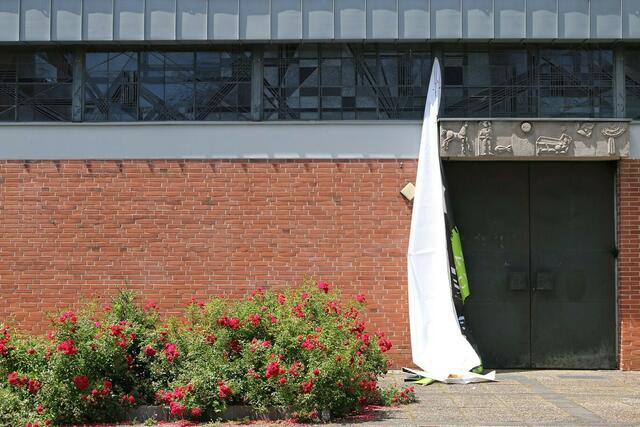 Das Jumpers-Banner war nicht gut befestigt (12.7.2014).
