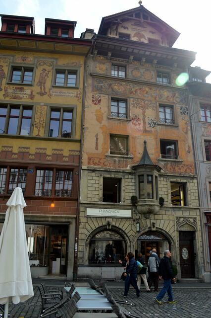 Jede Fassade zeigt eine andere Geschichte