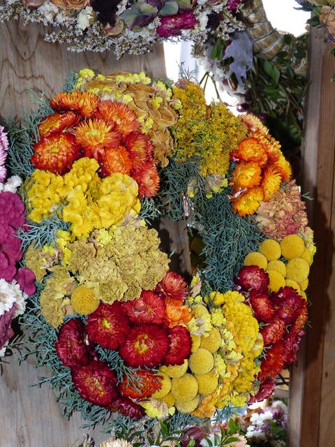 Herbstkranz aus Trockenblumen !