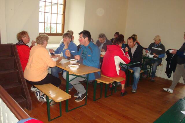 Suppenessen in Dobraschütz | Foto: Arnhild Kump