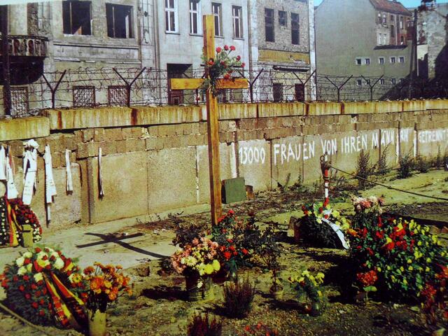 Mauer an der Bernauer Straße -1965-