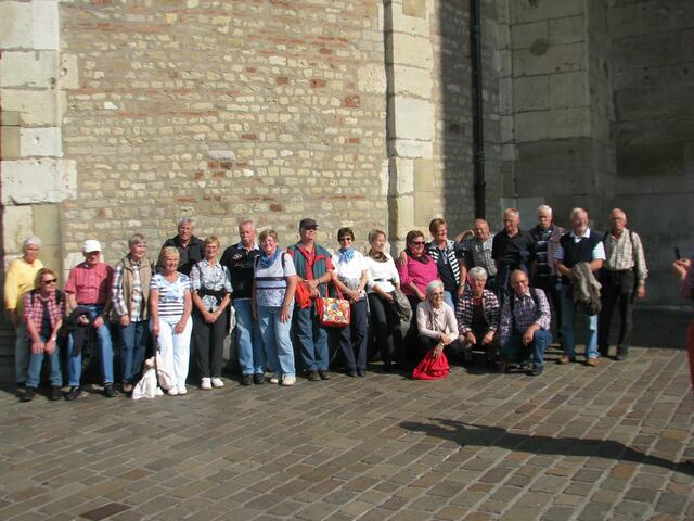 Trier Gruppenbild vor Dom