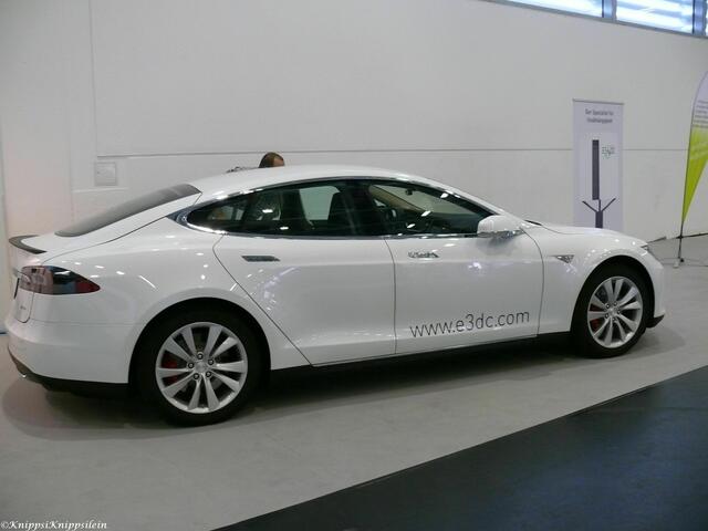 Tesla S
