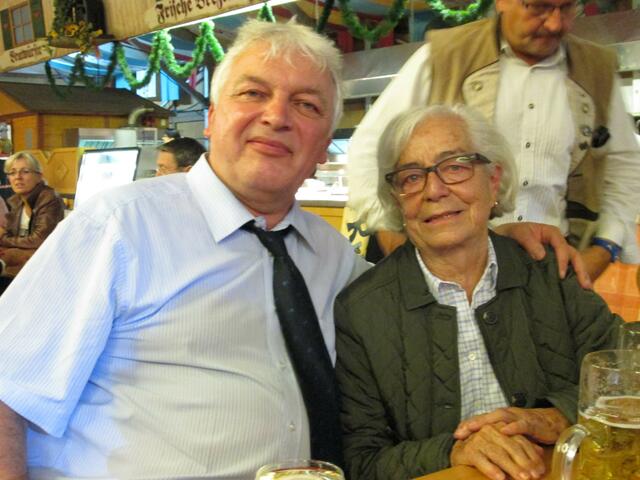Bürgermeister Dardenne mit der Mutter von Bürgermeister Wörle | Foto: Michael Fendt