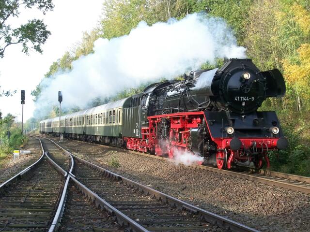 41 1144-9 Durchfahrt im Bhf Haynsburg 18.10.2014