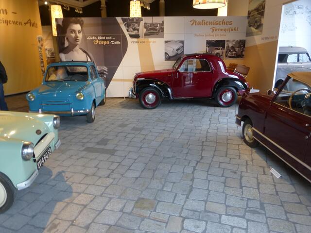 Wo haben sie diese alten Schmuckstücke aufgetan?