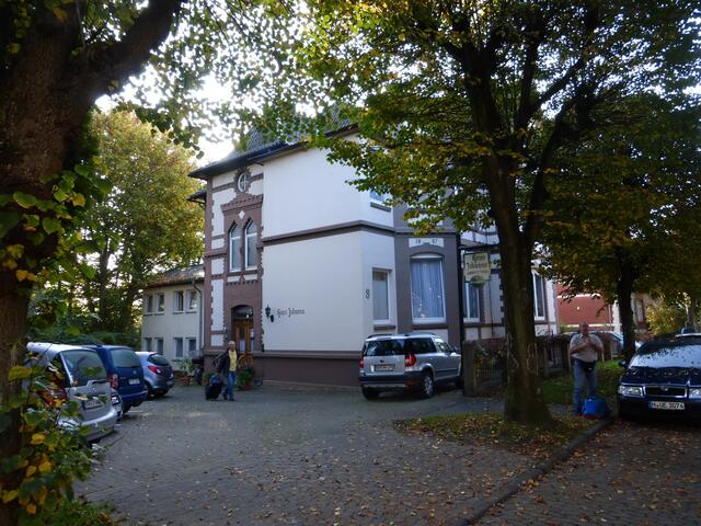 Das Haus Johanna, die Pension am Rande des Stukenbrock-Parks, nahe der Altstadt.