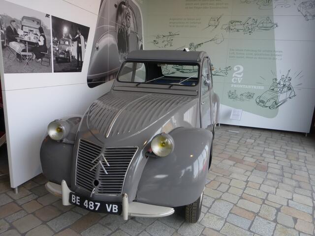 Eine alte ENTE, ein 2 CV.