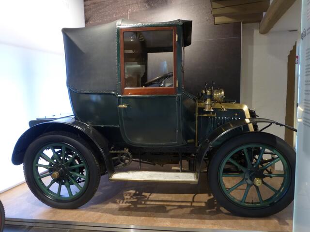 Die Anfänge der Autos.