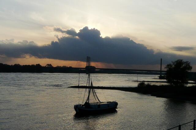 Abend mit Fischkutter ANITA in Rees