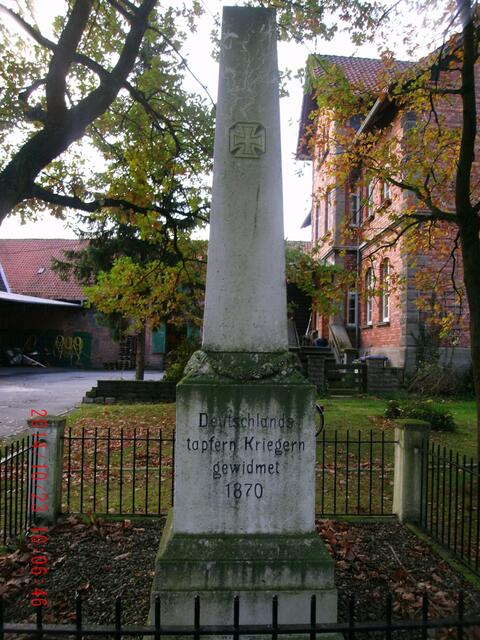 Die Stele, Nordseite
