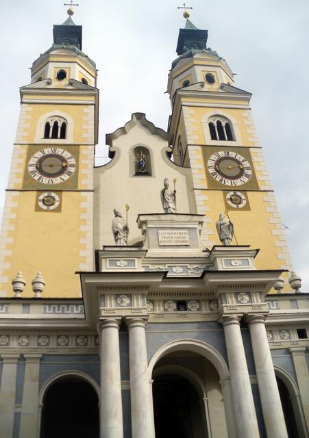 Der Dom vom Platz aus gesehen