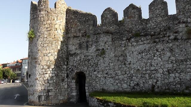 STADTBEFESTIGUNG LLANES