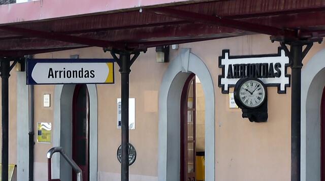 VERTRÄUMTER BAHNHOF ARRIONDAS/ASTURIEN