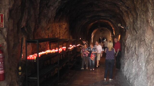 EINGANG ZUR HEILIGEN GROTTE