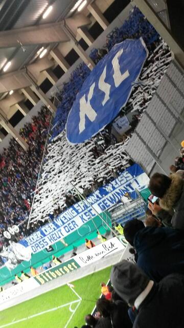 Choreo der KSC-Fans in der Halbzeitpause