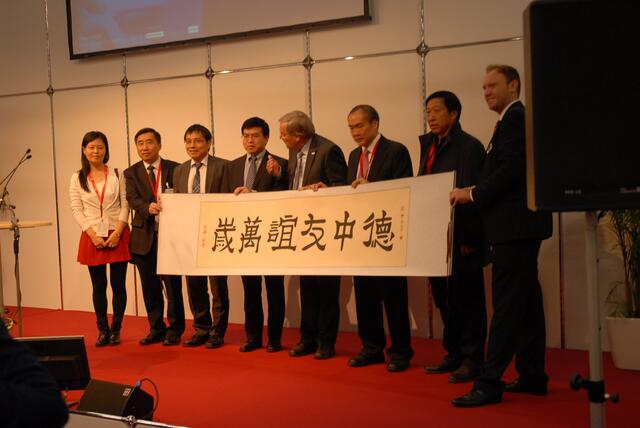 Innovationen mit und aus China. In der Mitte AFAG-Geschäftsführer Hermann Könicke