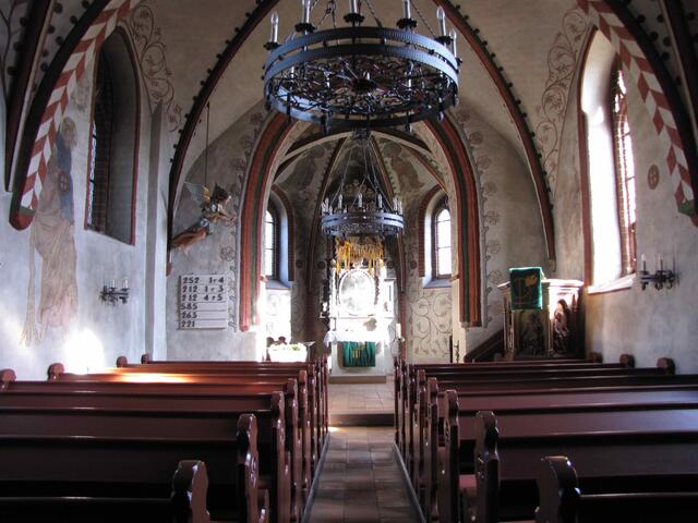 Doch die Mitgliederzahlen in den Gemeinden sinken dramatisch. Nur drei Prozent der Bundesbürger gehen regelmäßig zur Kirche. Gemeinden müssen aus Kostengründen zusammengelegt werden.