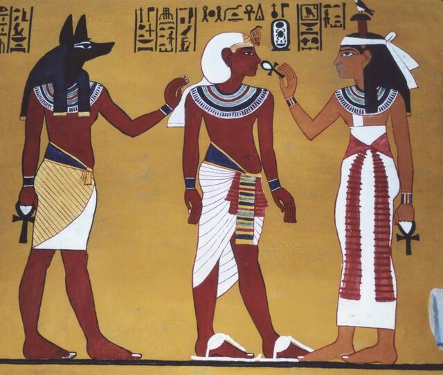 Die Ägypter hatten zahlreiche Götter. Ihre Art von Kirchen mit einer großen Priesterschaft waren riesige Tempelanlagen. Der Pharao wird im Jenseits von dem Gott Anubis und der Göttin Hathor empfangen.