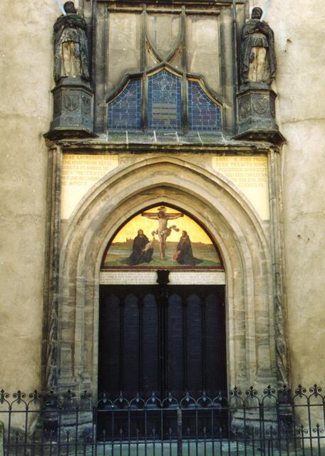 An die Kirchentür der Schlosskirche von Wittenberg schlug er seine 95 Thesen, die die Welt verbessern sollten.