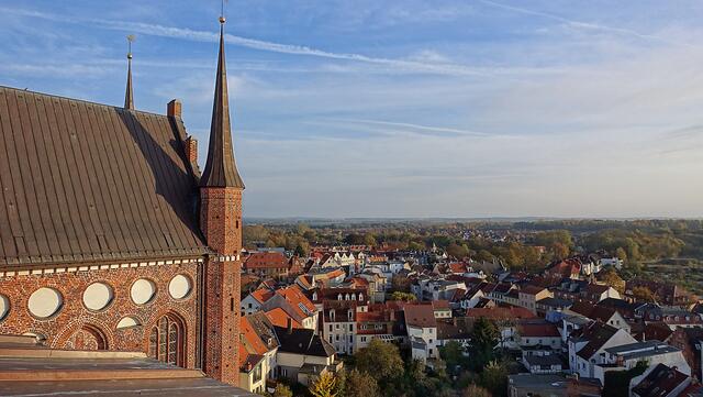 Hinter dem Altstadtbereich beginnt der Grüngürtel. Foto: Helmut Kuzina
